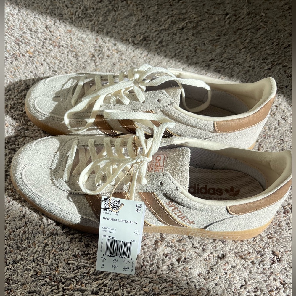 NWT Women’s Adidas Handball Spezial Shoes